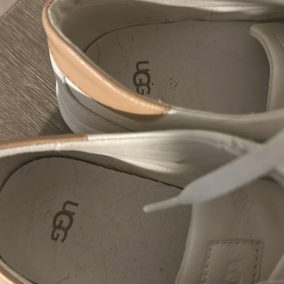 UGG Alameda Lace Sneakers cute and comfy! - Picture 3 of 7